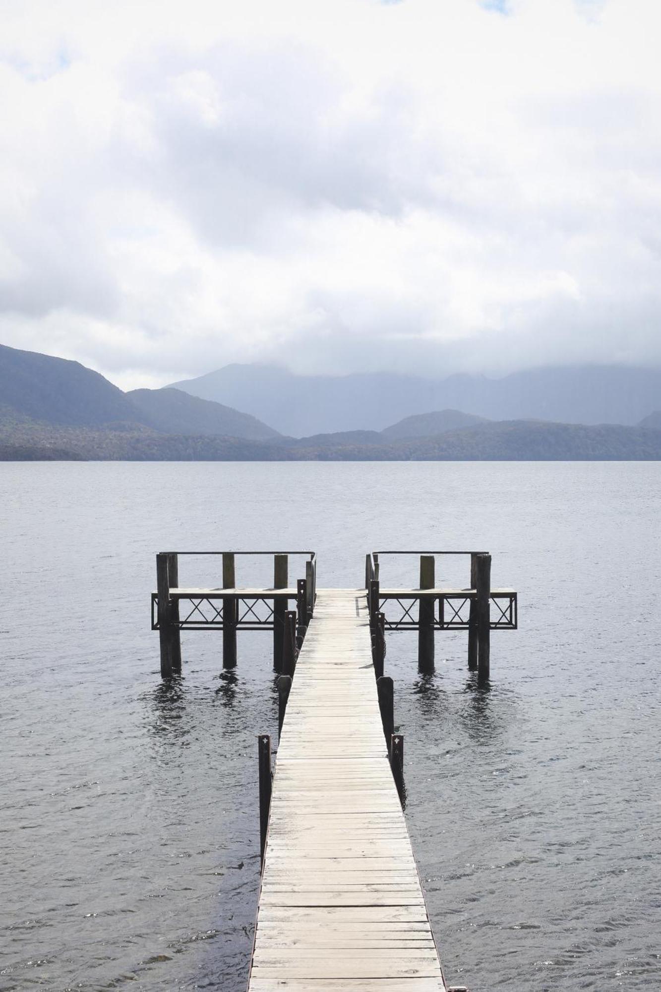 Shakespeare House Bed and Breakfast Te Anau Exteriör bild