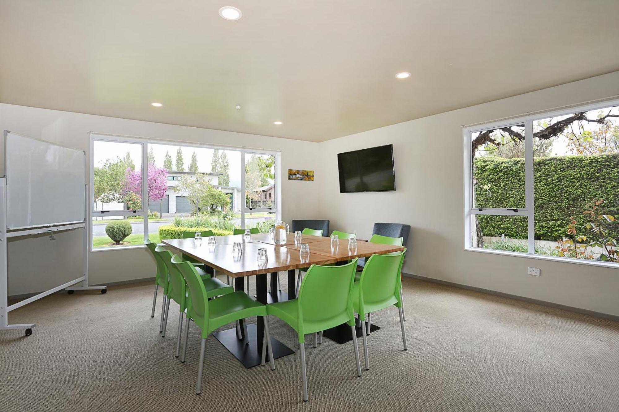 Shakespeare House Bed and Breakfast Te Anau Exteriör bild